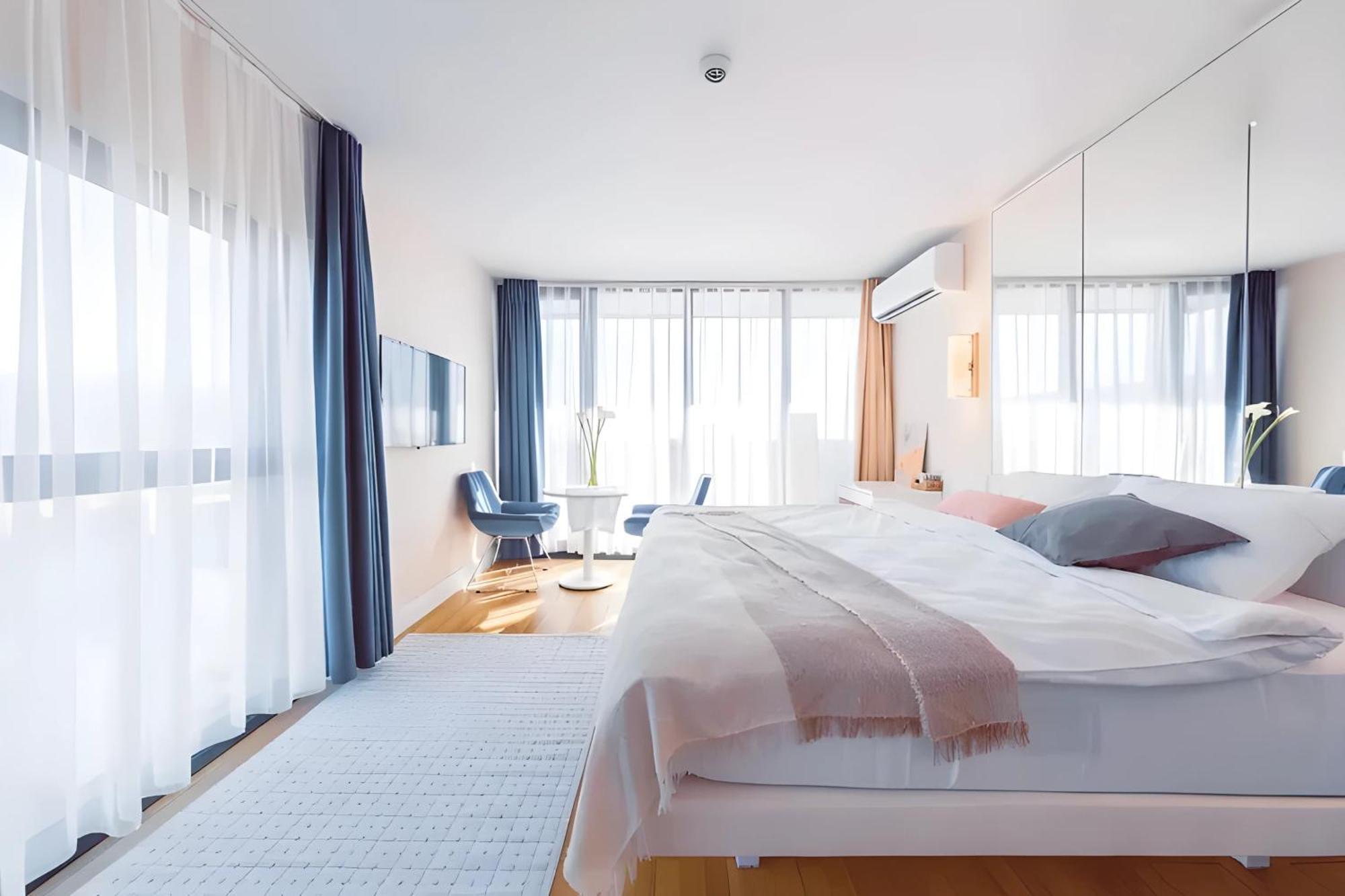 Luxury Orbi City Sea View Aparthotel Batumi Exterior foto