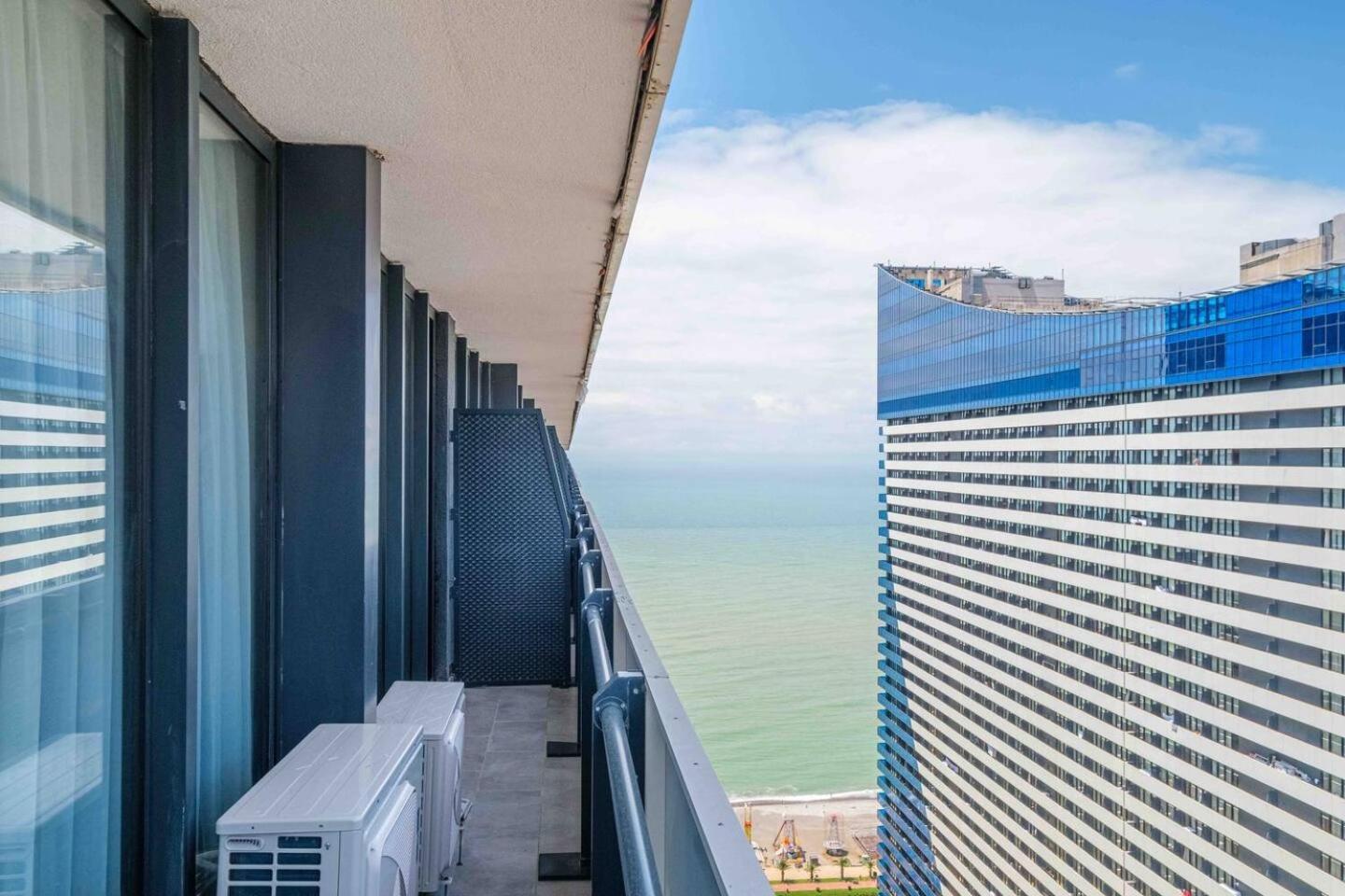 Luxury Orbi City Sea View Aparthotel Batumi Exterior foto