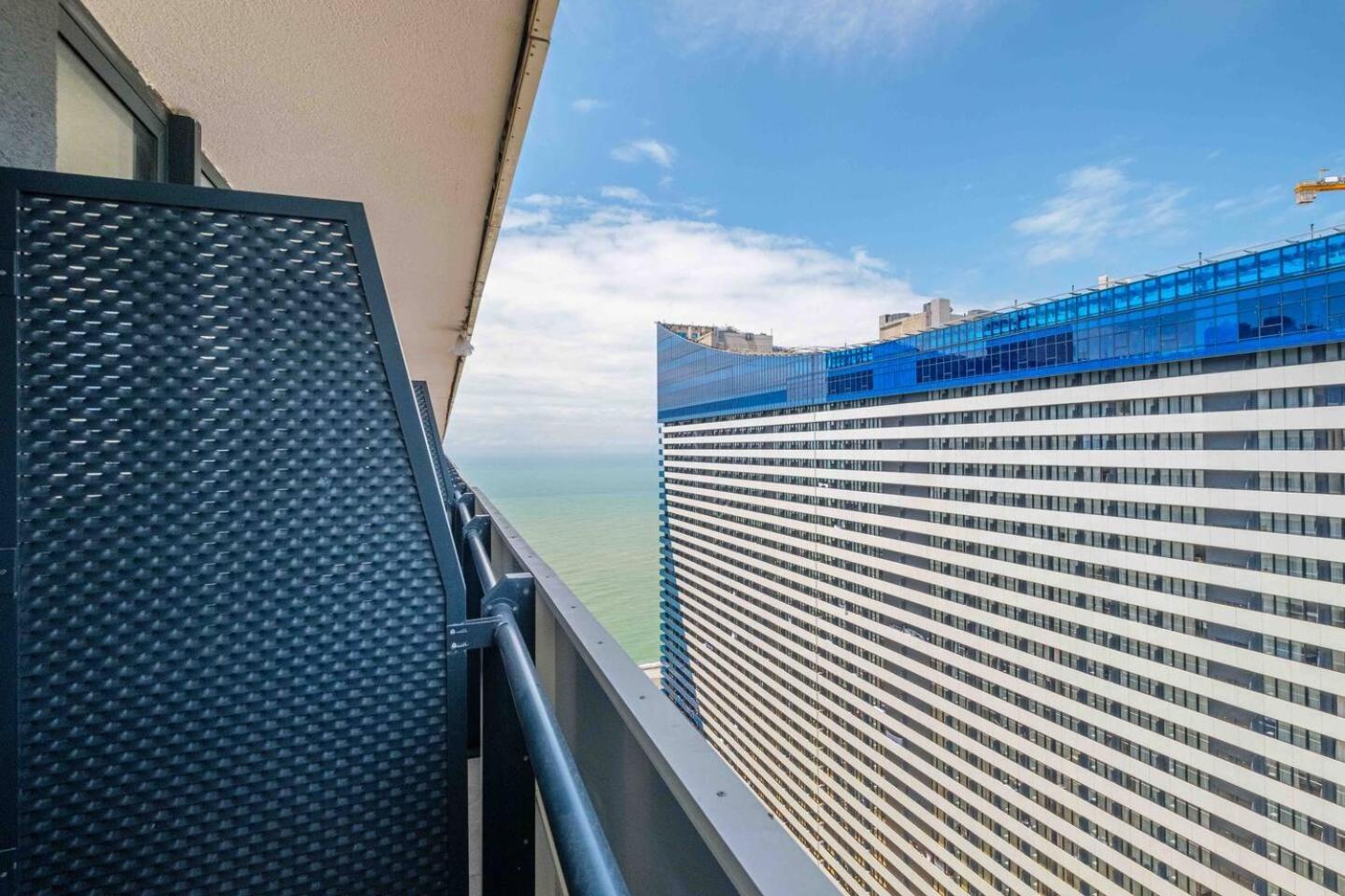 Luxury Orbi City Sea View Aparthotel Batumi Exterior foto